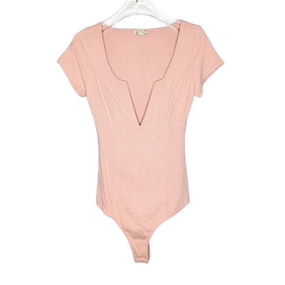 Free People Blush Pink Cap Sleeve Deep Conversation Thong Bodysuit V-Neck Size S - Picture 1 of 8